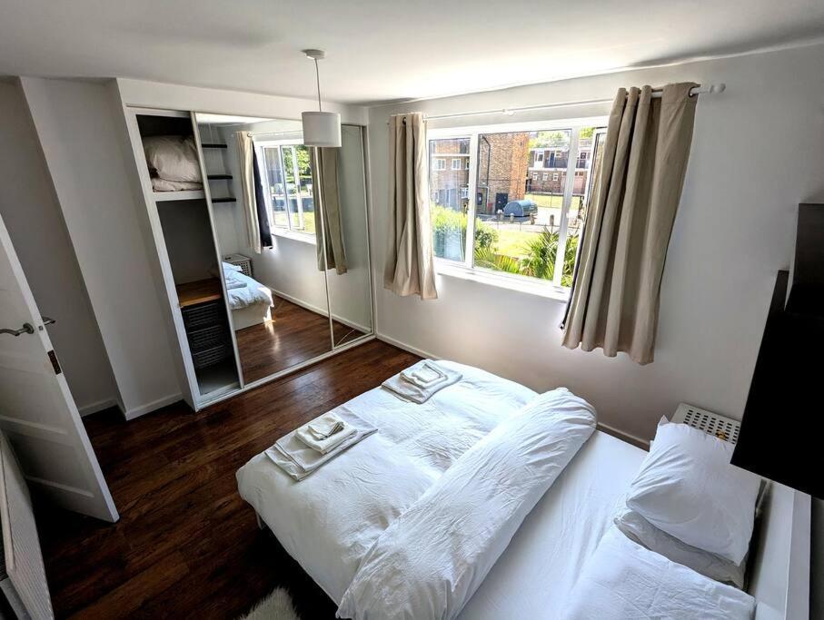 Апартаменти Charming 2-Bed Garden Flat Лондон Екстер'єр фото