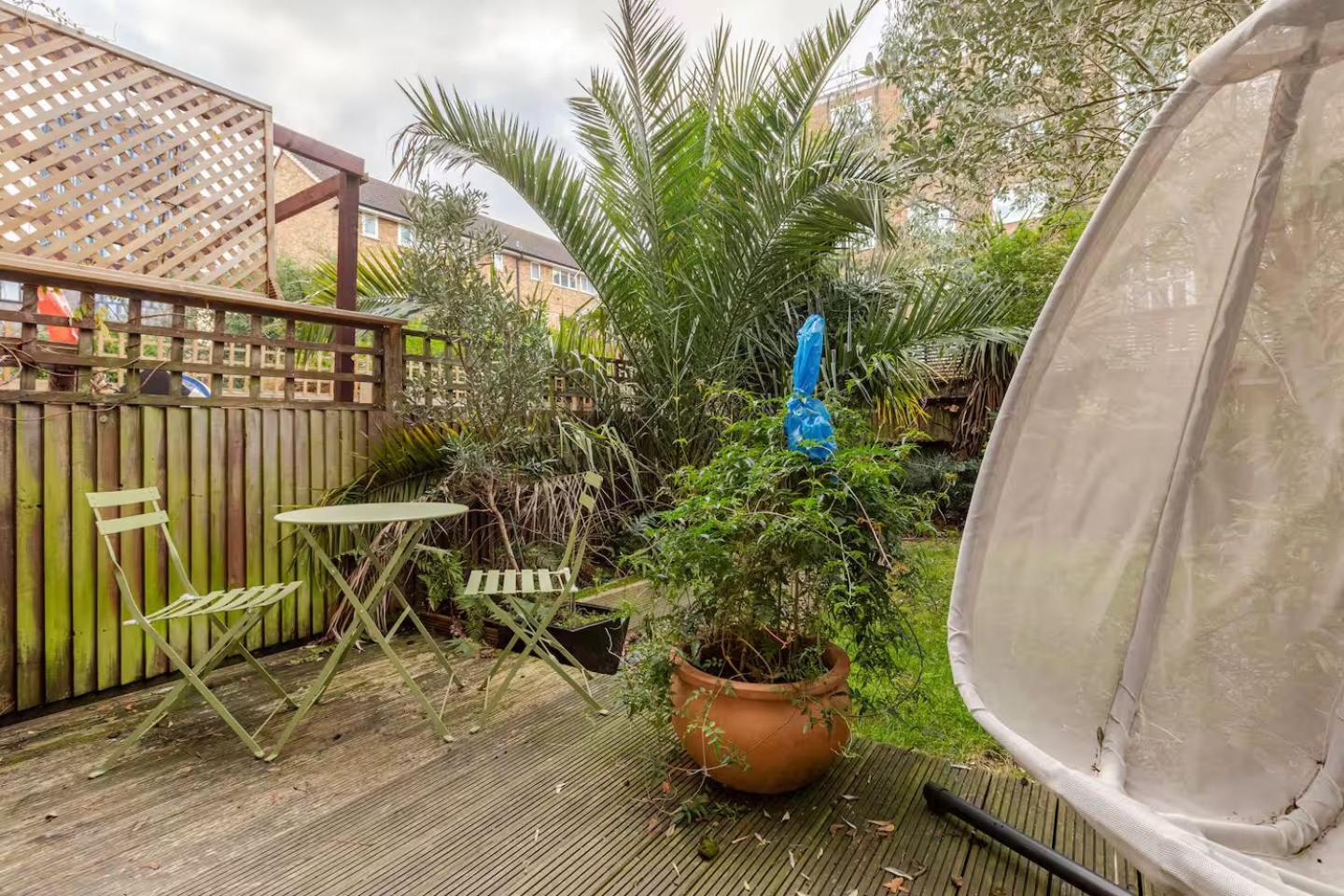Апартаменти Charming 2-Bed Garden Flat Лондон Екстер'єр фото