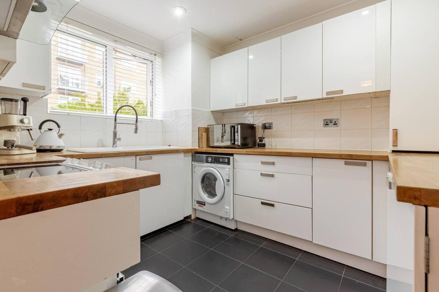 Апартаменти Charming 2-Bed Garden Flat Лондон Екстер'єр фото